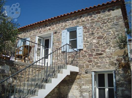 ΠΩΛΕΙΤΑΙ  πρόσφατα ανακαινισμένη πέτρινη  μονοκατοικία στην Ερεσο...